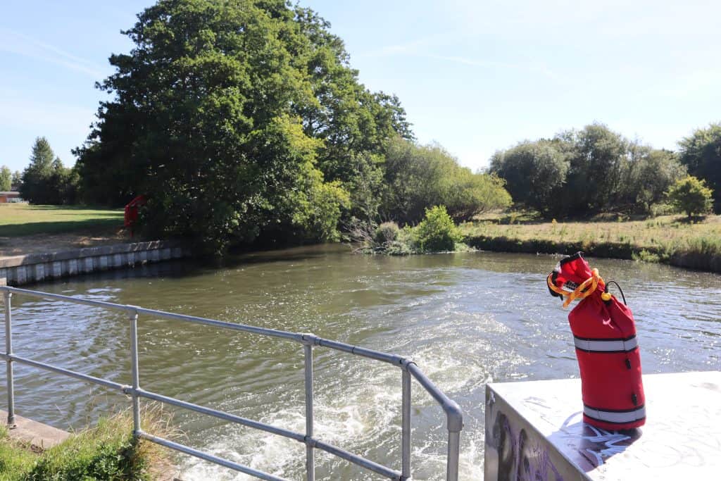 water safety throwline next to water