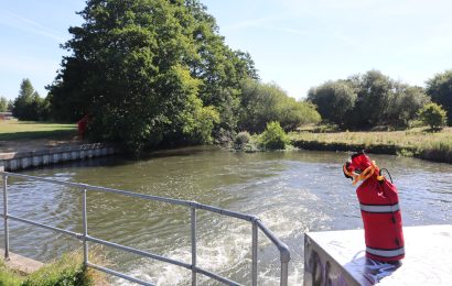 water safety throwline next to water